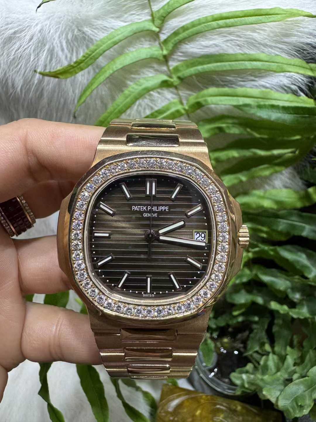 파텍필립 노틸러스 다이아베젤 브라운 금통 시계 워치